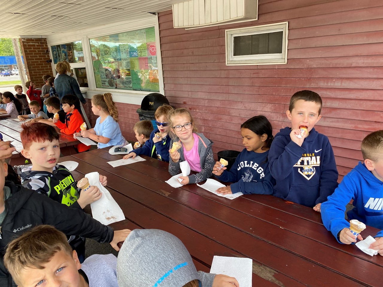 Maplehurst Students at Vargos!!