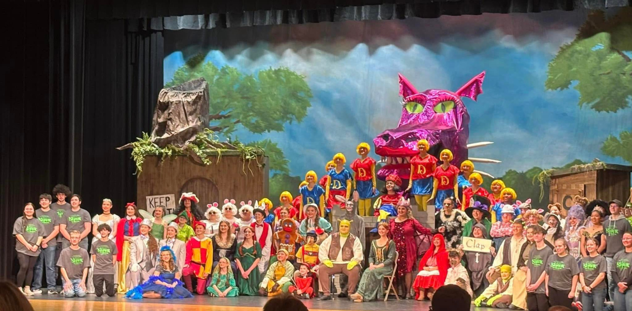 Shrek the Musical Cast photo